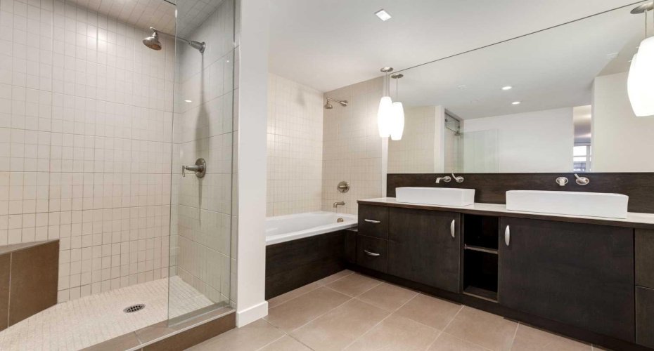 530 12 Avenue, Calgary, Alberta T2R0B1, 1 Bedroom Bedrooms, ,2 BathroomsBathrooms,Residential,For Sale,12,A2278918