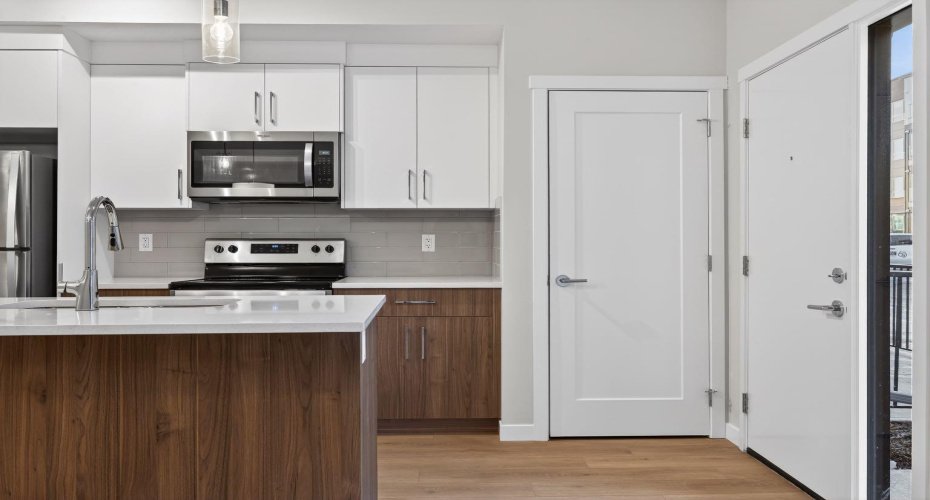 400 belmont Street, Calgary, Alberta T2X4C1, 2 Bedrooms Bedrooms, ,2 BathroomsBathrooms,Residential,For Sale,belmont,A2280708