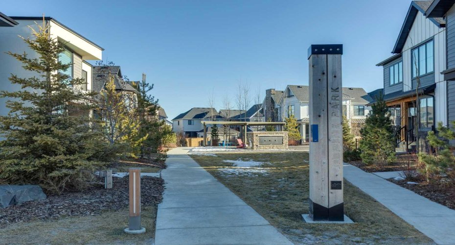 16 Treeline Lane, Calgary, Alberta T2Y 0S2, 3 Bedrooms Bedrooms, ,3 BathroomsBathrooms,Residential,For Sale,Treeline,A2279893