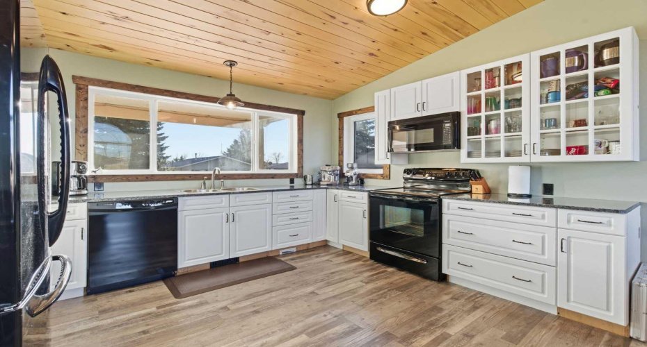 619 Lakeside Drive, Rural Vulcan County, Alberta T0B2R0, 1 Bedroom Bedrooms, ,2 BathroomsBathrooms,Residential,For Sale,Lakeside,A2280128