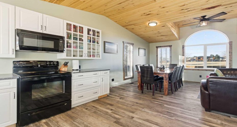 619 Lakeside Drive, Rural Vulcan County, Alberta T0B2R0, 1 Bedroom Bedrooms, ,2 BathroomsBathrooms,Residential,For Sale,Lakeside,A2280128
