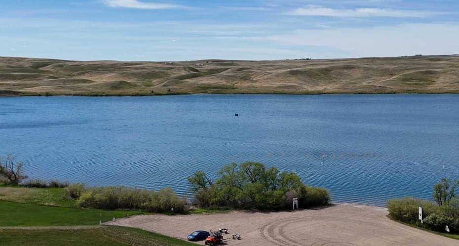 619 Lakeside Drive, Rural Vulcan County, Alberta T0B2R0, 1 Bedroom Bedrooms, ,2 BathroomsBathrooms,Residential,For Sale,Lakeside,A2280128