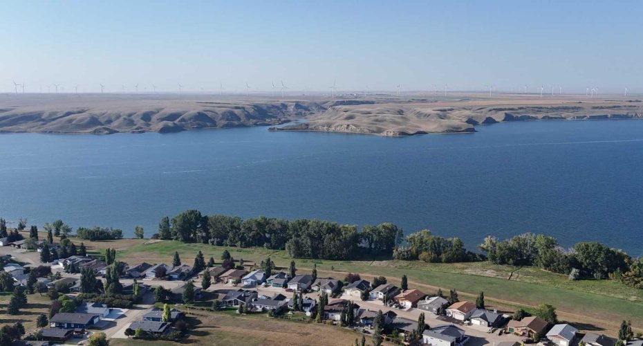 619 Lakeside Drive, Rural Vulcan County, Alberta T0B2R0, 1 Bedroom Bedrooms, ,2 BathroomsBathrooms,Residential,For Sale,Lakeside,A2280128
