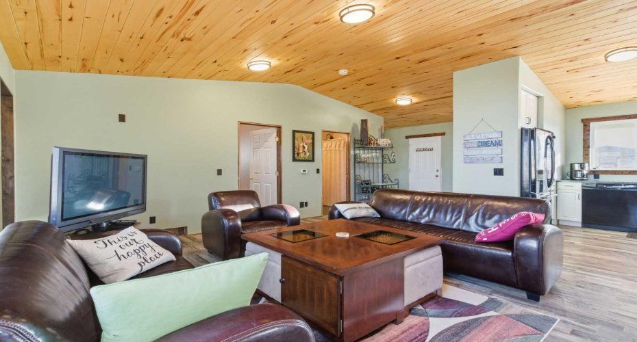 619 Lakeside Drive, Rural Vulcan County, Alberta T0B2R0, 1 Bedroom Bedrooms, ,2 BathroomsBathrooms,Residential,For Sale,Lakeside,A2280128
