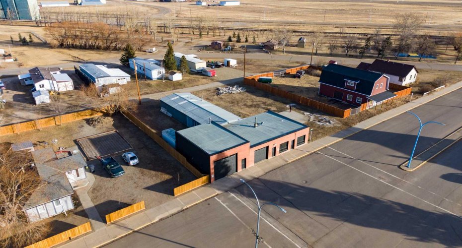 111 4 Avenue, Warner, Alberta T0K 2L0, ,Commercial,For Sale,4,A2280533