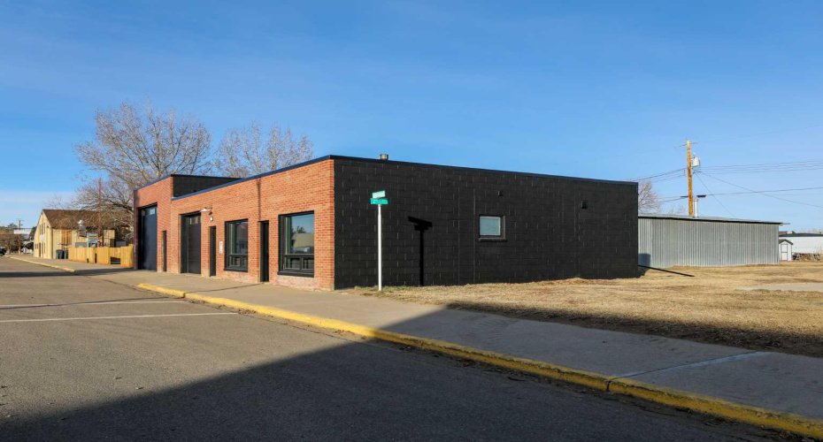 111 4 Avenue, Warner, Alberta T0K 2L0, ,Commercial,For Sale,4,A2280533