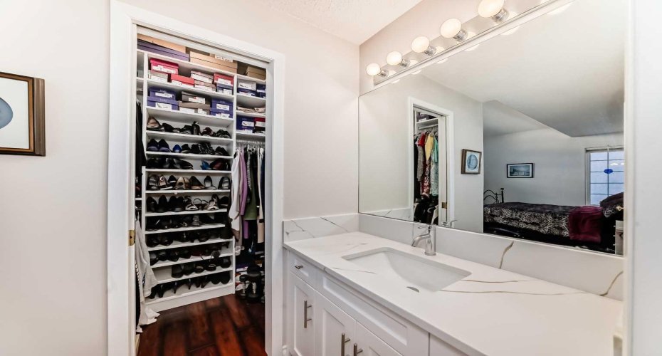 Walk-in closet