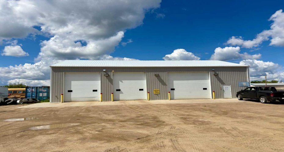 5101 49 Avenue, Dewberry, Alberta T0B 1G0, ,Commercial,For Sale,Goodon Pole building,49,A2281316