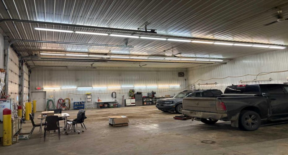 5101 49 Avenue, Dewberry, Alberta T0B 1G0, ,Commercial,For Sale,Goodon Pole building,49,A2281316