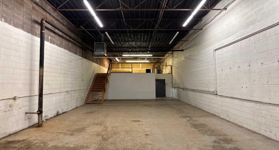 552 42 Avenue, Calgary, Alberta T2G 1Y6, ,Commercial,For Lease,Manchester Business Centre,42,A2281429