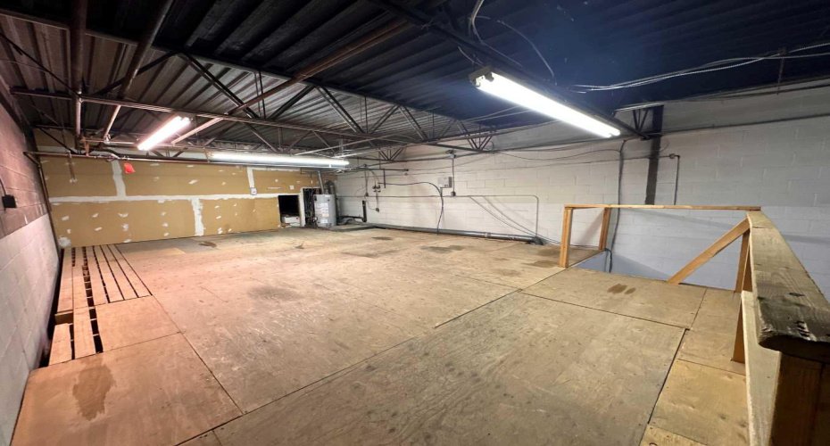 552 42 Avenue, Calgary, Alberta T2G 1Y6, ,Commercial,For Lease,Manchester Business Centre,42,A2281429