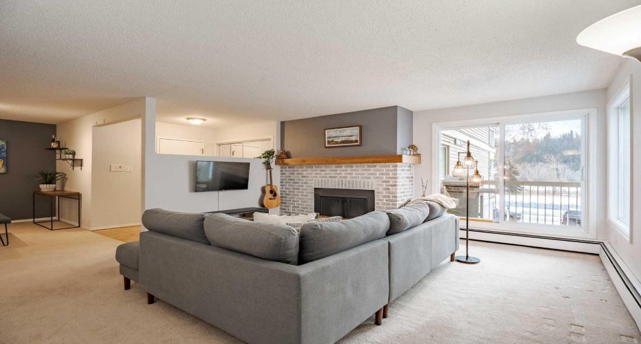 3402 Parkdale Boulevard, Calgary, Alberta T2N 3T4, 2 Bedrooms Bedrooms, ,1 BathroomBathrooms,Residential,For Sale,Parkdale,A2278235