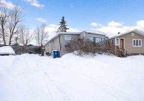 132 Greenfield Place, Fort McMurray, Alberta T9H 2M1, 3 Bedrooms Bedrooms, ,2 BathroomsBathrooms,Residential,For Sale,Greenfield,A2280745