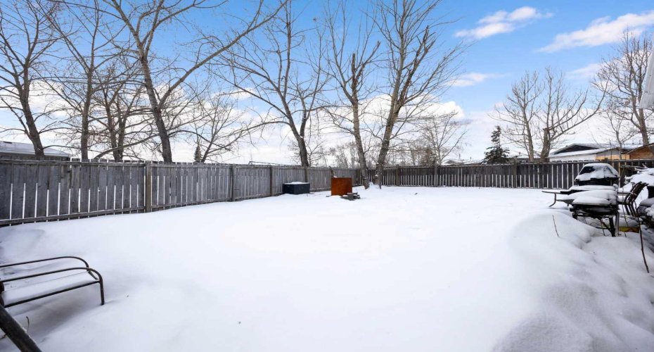 132 Greenfield Place, Fort McMurray, Alberta T9H 2M1, 3 Bedrooms Bedrooms, ,2 BathroomsBathrooms,Residential,For Sale,Greenfield,A2280745