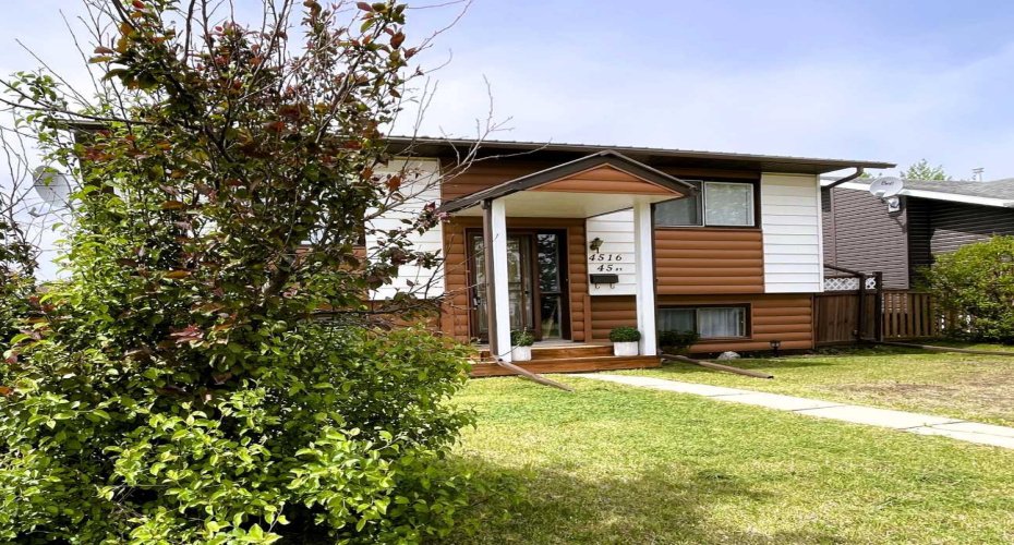 4516 45 Street, Rycroft, Alberta T0H 3A0, 3 Bedrooms Bedrooms, ,2 BathroomsBathrooms,Residential,For Sale,45,A2280891