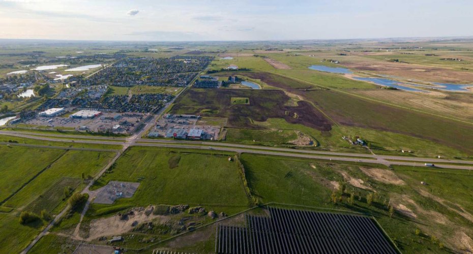 1 highway 1, Strathmore, Alberta T1P 1K1, ,Commercial,For Sale,highway 1,A2281170