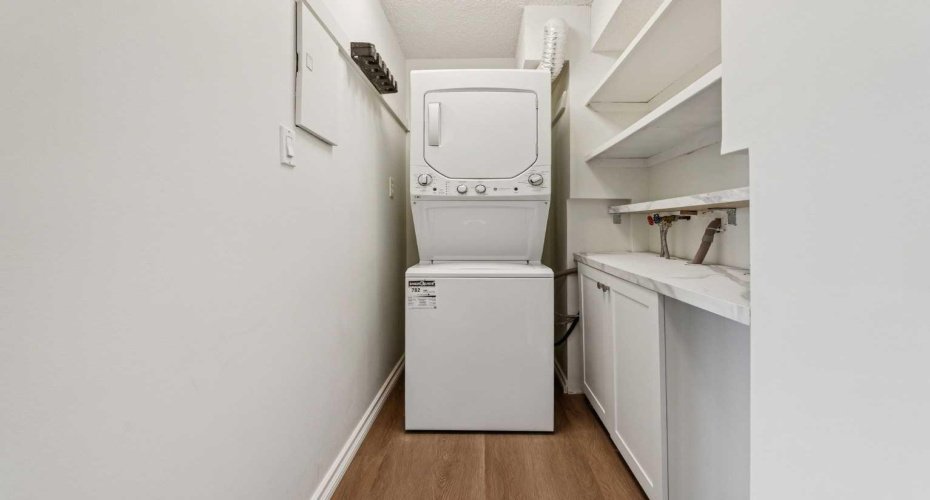 1311 15 Avenue, Calgary, Alberta T3C 0X8, 2 Bedrooms Bedrooms, ,2 BathroomsBathrooms,Residential,For Sale,15,A2276783