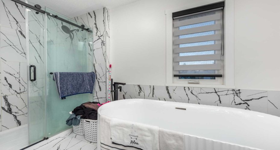 133 Woodbrook Road, Calgary, Alberta T2W6C6, 6 Bedrooms Bedrooms, ,4 BathroomsBathrooms,Residential,For Sale,Woodbrook,A2280043