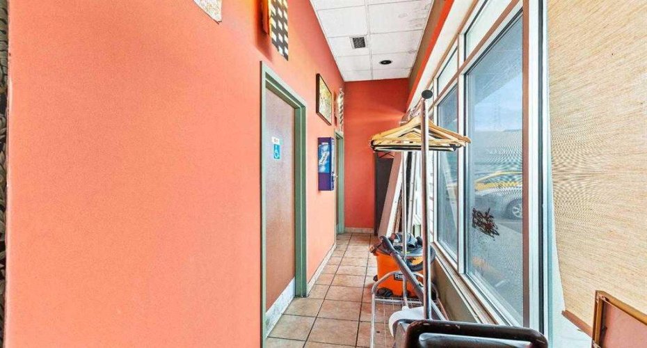 123 Calgary Street, Calgary, Alberta T2A 5K4, ,Commercial,For Lease,Calgary,A2274241