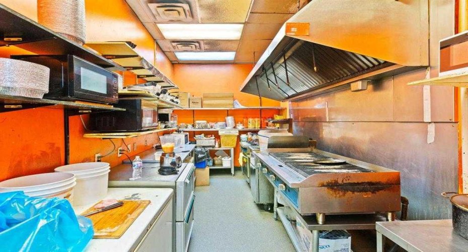 123 Calgary Street, Calgary, Alberta T2A 5K4, ,Commercial,For Lease,Calgary,A2274241