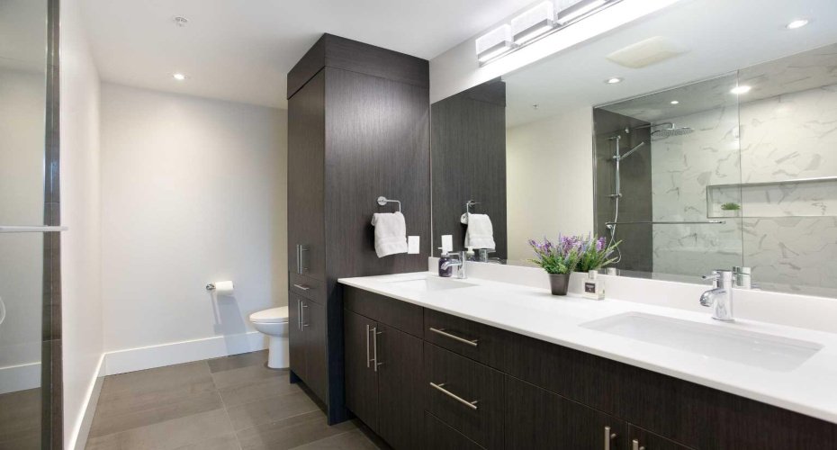 205 Riverfront Avenue, Calgary, Alberta T2P 5K4, 2 Bedrooms Bedrooms, ,2 BathroomsBathrooms,Residential,For Sale,Riverfront,A2281295