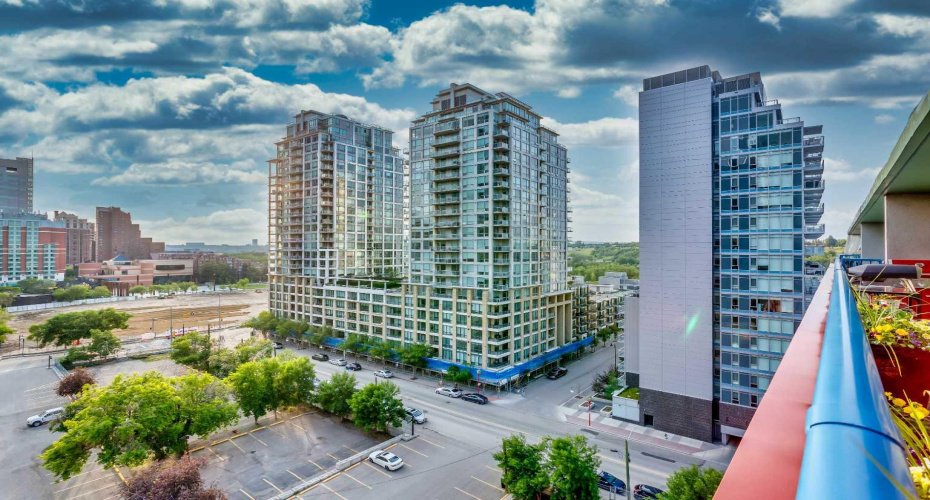 205 Riverfront Avenue, Calgary, Alberta T2P 5K4, 2 Bedrooms Bedrooms, ,2 BathroomsBathrooms,Residential,For Sale,Riverfront,A2281295