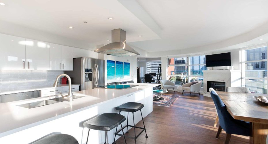 205 Riverfront Avenue, Calgary, Alberta T2P 5K4, 2 Bedrooms Bedrooms, ,2 BathroomsBathrooms,Residential,For Sale,Riverfront,A2281295