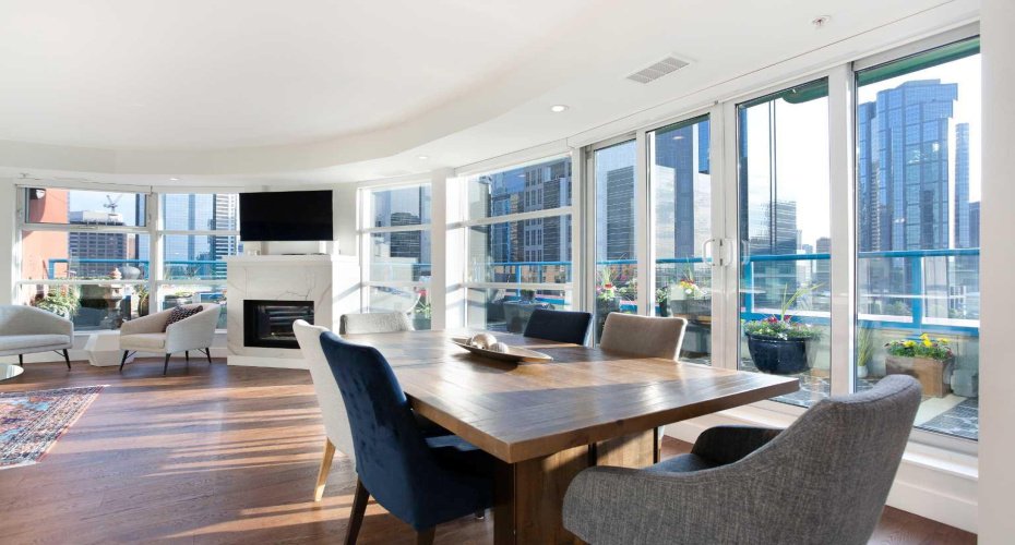 205 Riverfront Avenue, Calgary, Alberta T2P 5K4, 2 Bedrooms Bedrooms, ,2 BathroomsBathrooms,Residential,For Sale,Riverfront,A2281295