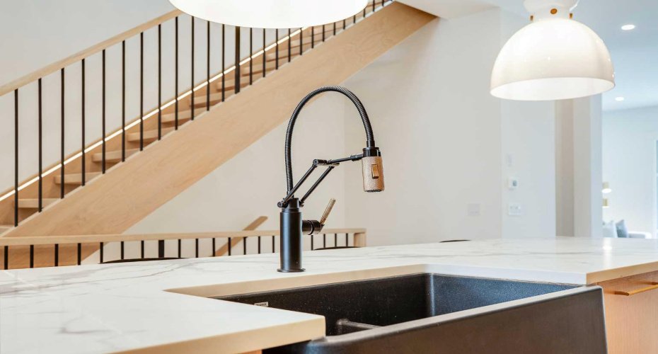 1807 Broadview Road, Calgary, Alberta T2N 3H6, 4 Bedrooms Bedrooms, ,5 BathroomsBathrooms,Residential,For Sale,Broadview,A2281441