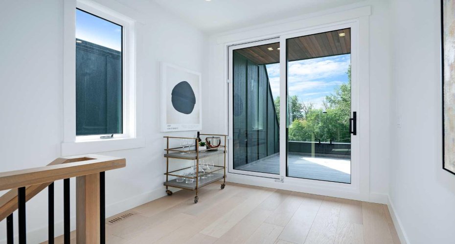 1807 Broadview Road, Calgary, Alberta T2N 3H6, 4 Bedrooms Bedrooms, ,5 BathroomsBathrooms,Residential,For Sale,Broadview,A2281441