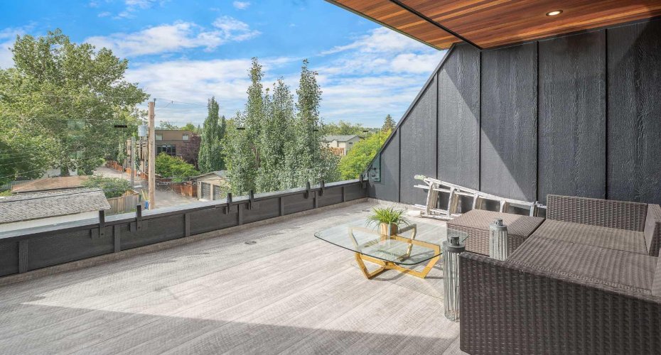 1807 Broadview Road, Calgary, Alberta T2N 3H6, 4 Bedrooms Bedrooms, ,5 BathroomsBathrooms,Residential,For Sale,Broadview,A2281441