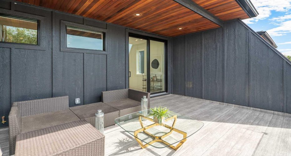 1807 Broadview Road, Calgary, Alberta T2N 3H6, 4 Bedrooms Bedrooms, ,5 BathroomsBathrooms,Residential,For Sale,Broadview,A2281441