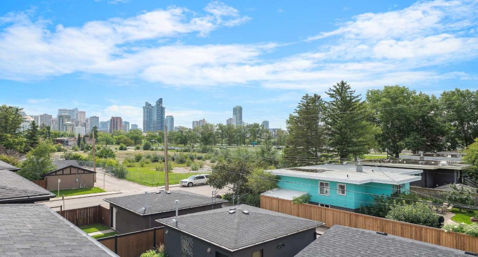 1807 Broadview Road, Calgary, Alberta T2N 3H6, 4 Bedrooms Bedrooms, ,5 BathroomsBathrooms,Residential,For Sale,Broadview,A2281441