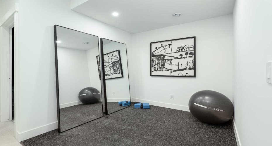 1807 Broadview Road, Calgary, Alberta T2N 3H6, 4 Bedrooms Bedrooms, ,5 BathroomsBathrooms,Residential,For Sale,Broadview,A2281441