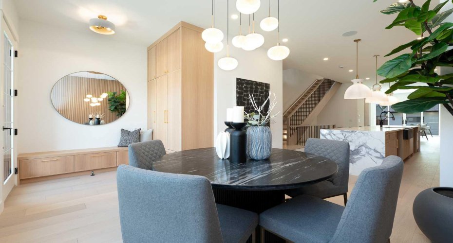 1807 Broadview Road, Calgary, Alberta T2N 3H6, 4 Bedrooms Bedrooms, ,5 BathroomsBathrooms,Residential,For Sale,Broadview,A2281441