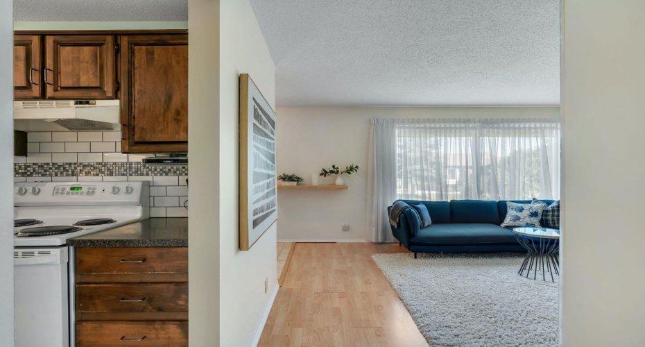 127 Falshire Way, Calgary, Alberta T3J 2C7, 4 Bedrooms Bedrooms, ,2 BathroomsBathrooms,Residential,For Sale,Falshire,A2281660