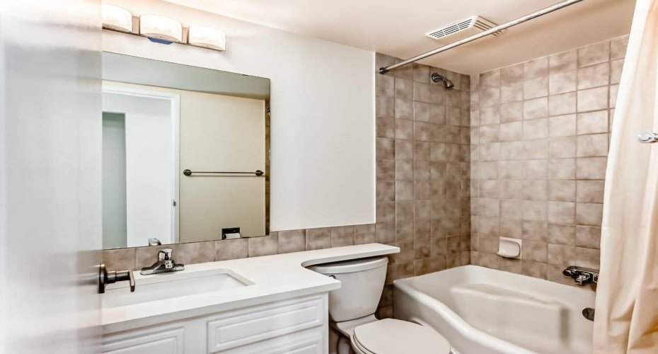 330 15 Avenue, Calgary, Alberta T2R 0P8, 2 Bedrooms Bedrooms, ,2 BathroomsBathrooms,Residential,For Sale,15,A2281690