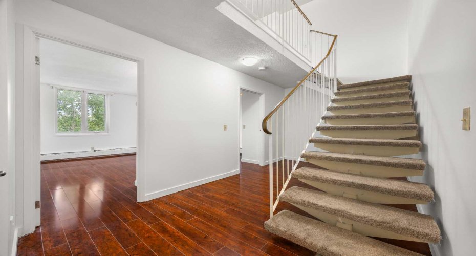 4944 Dalton Drive, Calgary, Alberta T3A 2E6, 2 Bedrooms Bedrooms, ,2 BathroomsBathrooms,Residential,For Sale,Dalton,A2281729