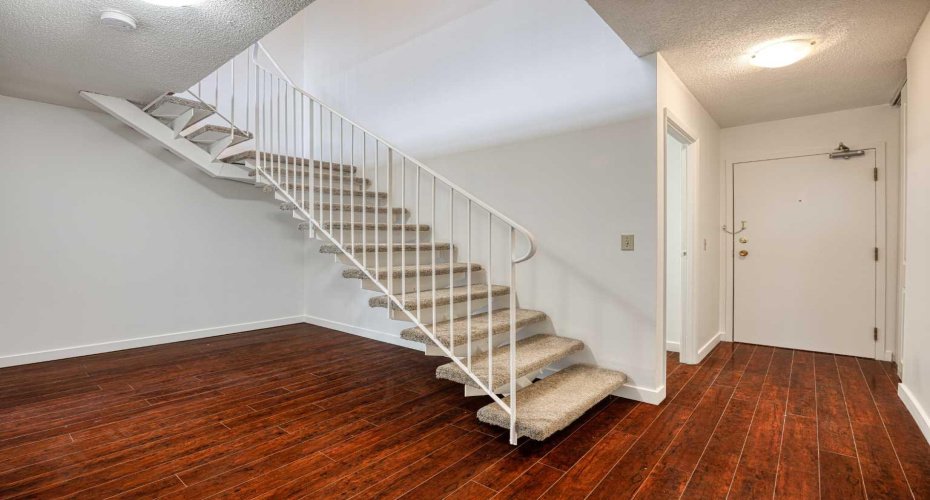 4944 Dalton Drive, Calgary, Alberta T3A 2E6, 2 Bedrooms Bedrooms, ,2 BathroomsBathrooms,Residential,For Sale,Dalton,A2281729