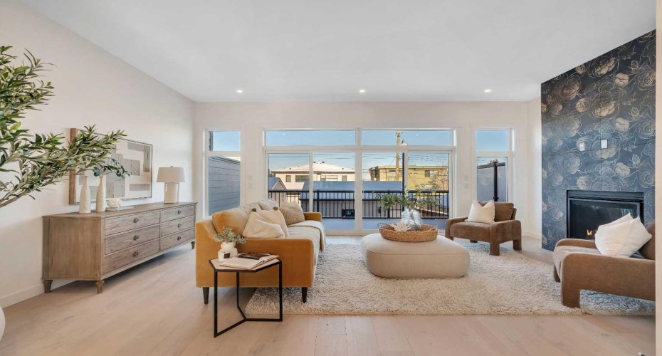 2436 30 Avenue, Calgary, Alberta T3E 2M1, 4 Bedrooms Bedrooms, ,4 BathroomsBathrooms,Residential,For Sale,30,A2281777