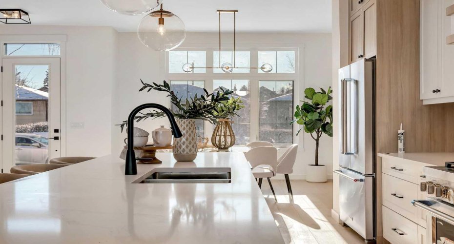 2436 30 Avenue, Calgary, Alberta T3E 2M1, 4 Bedrooms Bedrooms, ,4 BathroomsBathrooms,Residential,For Sale,30,A2281777