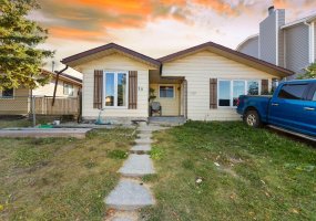 20 Castlegrove Way, Calgary, Alberta T3J1T7, 4 Bedrooms Bedrooms, ,3 BathroomsBathrooms,Residential,For Sale,Castlegrove,A2281819 20 Castlegrove Way, Calgary, Alberta T3J1T7, 4 Bedrooms Bedrooms, ,3 BathroomsBathrooms,Residential,For Sale,Castlegrove,A2281819