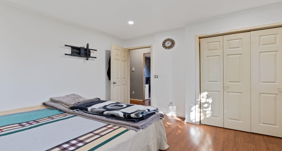 20 Castlegrove Way, Calgary, Alberta T3J1T7, 4 Bedrooms Bedrooms, ,3 BathroomsBathrooms,Residential,For Sale,Castlegrove,A2281819