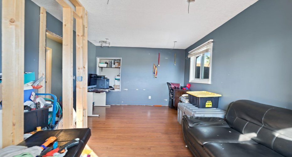 20 Castlegrove Way, Calgary, Alberta T3J1T7, 4 Bedrooms Bedrooms, ,3 BathroomsBathrooms,Residential,For Sale,Castlegrove,A2281819