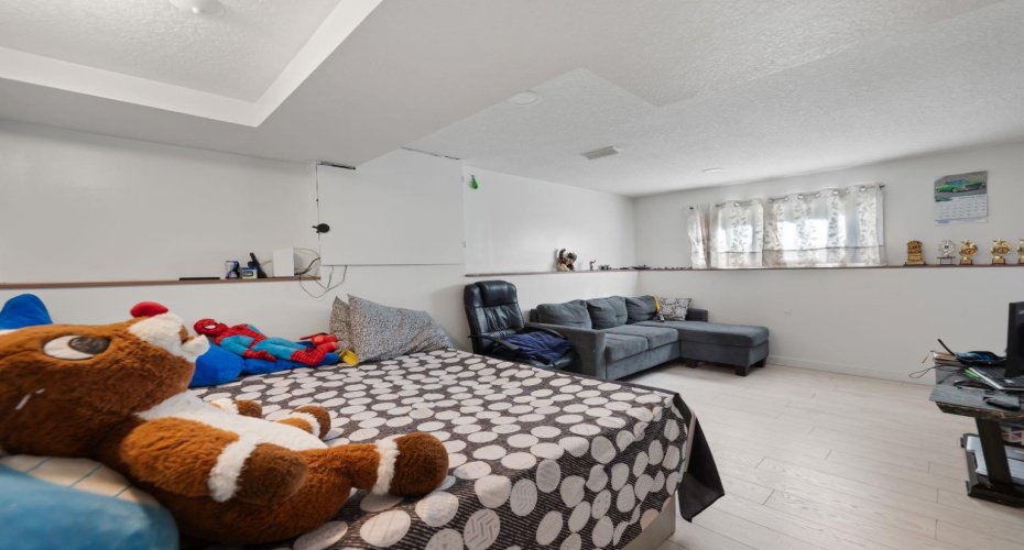 20 Castlegrove Way, Calgary, Alberta T3J1T7, 4 Bedrooms Bedrooms, ,3 BathroomsBathrooms,Residential,For Sale,Castlegrove,A2281819