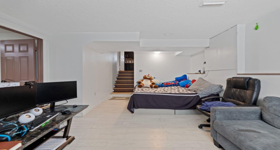 20 Castlegrove Way, Calgary, Alberta T3J1T7, 4 Bedrooms Bedrooms, ,3 BathroomsBathrooms,Residential,For Sale,Castlegrove,A2281819