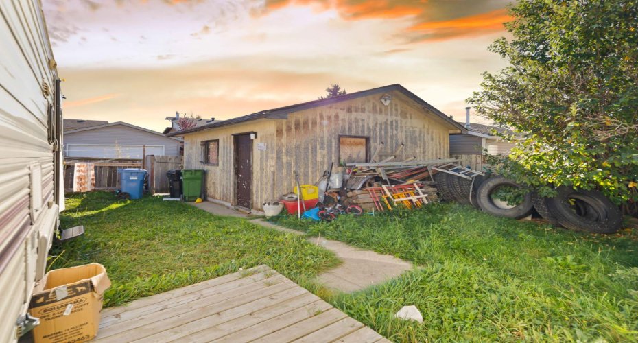 20 Castlegrove Way, Calgary, Alberta T3J1T7, 4 Bedrooms Bedrooms, ,3 BathroomsBathrooms,Residential,For Sale,Castlegrove,A2281819