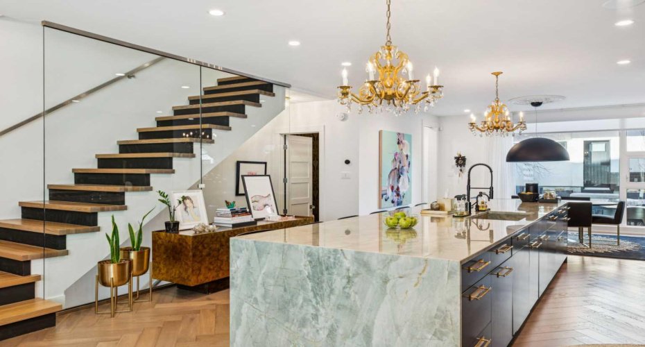 HEATED FLOOR IN THE KITCHEN WORKSPACE