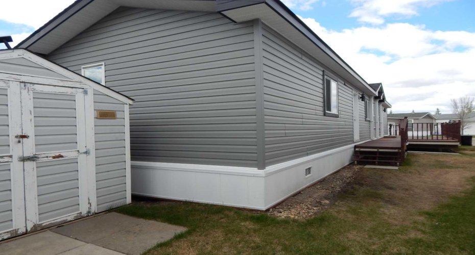 5210 65 Avenue, Olds, Alberta T4H 1W7, 2 Bedrooms Bedrooms, ,2 BathroomsBathrooms,Mobile,For Sale,65,A2280611
