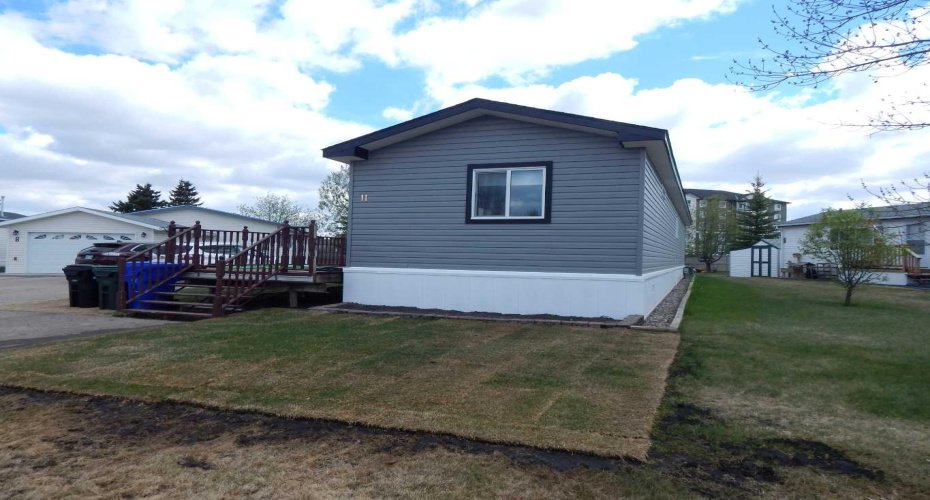 5210 65 Avenue, Olds, Alberta T4H 1W7, 2 Bedrooms Bedrooms, ,2 BathroomsBathrooms,Mobile,For Sale,65,A2280611